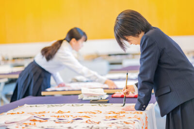 書道部の部活の様子