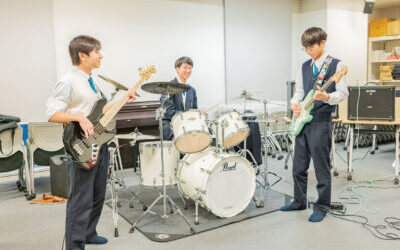 軽音楽部の部活の様子